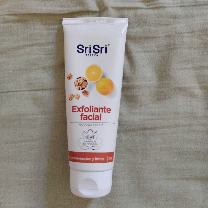photo of SriSri Tattva Exfoliante Facial Naranja y Nuez shared by @val99 on  02 May 2021 - review