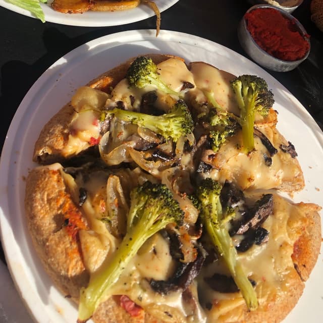 菜肴“Pizza Vegana”的照片
