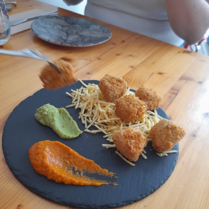 photo of Lolín Café Gastrobar Nuggets shared by @irmandadeantispecist on  09 May 2022 - review