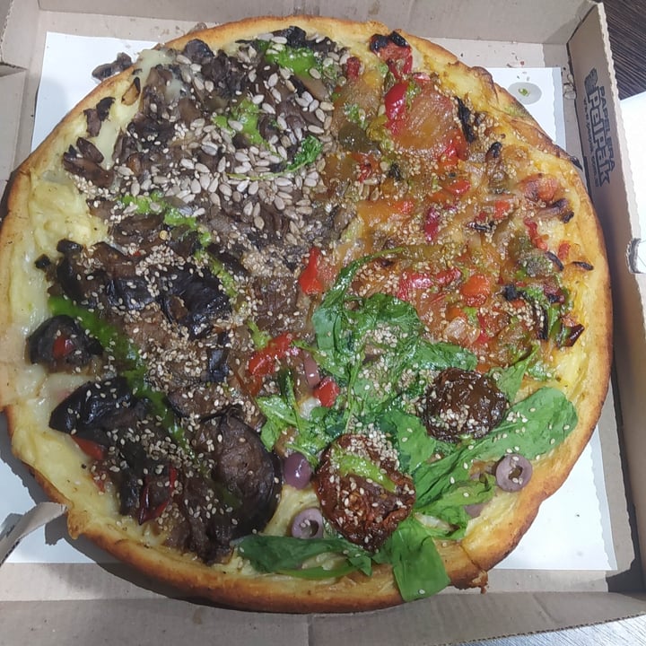 photo of Pizza Vegana Pizza Vegana shared by @emanuelo on  04 Jun 2021 - review