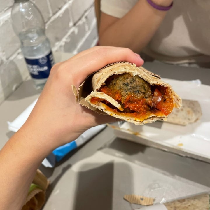 photo of Pret A Manger Meatless Swedish meatballs wrap shared by @tar21i on  31 Aug 2022 - review