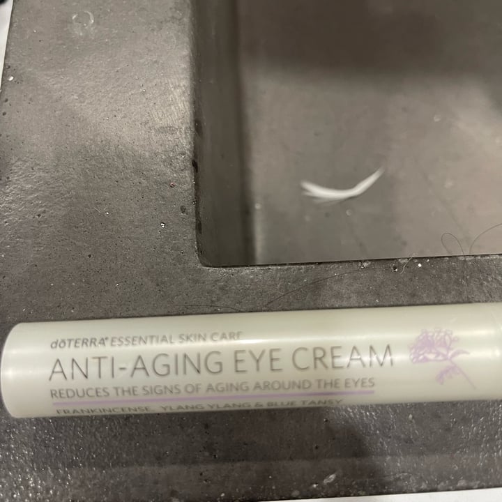 review photo of dōTERRA anti aging eye cream shared by @cristiniana on 02 May 2022 - review