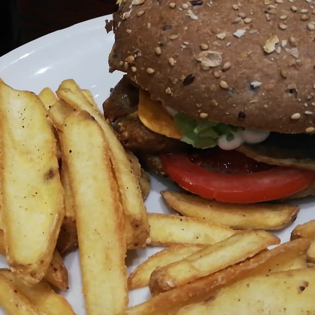 Photo of the dish “Panino con beyond sausage”