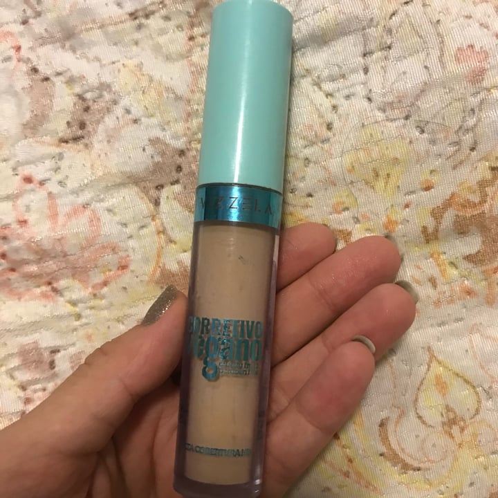 photo of Vizzela Cosméticos Concealer/corretivo shared by @camilarfrf on  09 May 2022 - review