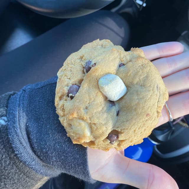 Photo of the dish “s’mores cookie”