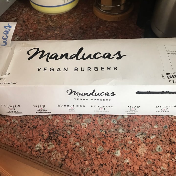 photo of Manducas Vegan Burgers  shared by @cloesabb on  05 Dec 2022 - review