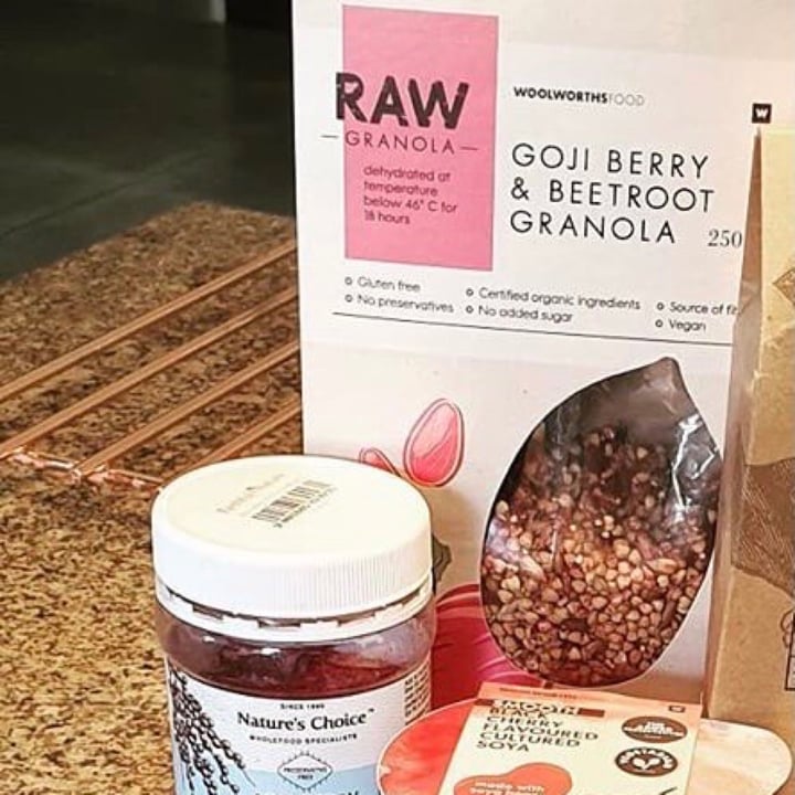 photo of Woolworths Food Raw Granola - Goji Berry & Beetroot Granola shared by @plantpoweredpayalla on  08 Oct 2020 - review