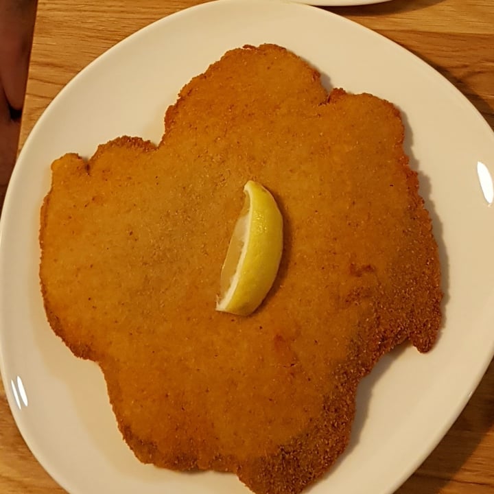 photo of Velani Wiener Schnitzel mit Kartoffelsalat shared by @vanpanda on  24 Nov 2022 - review