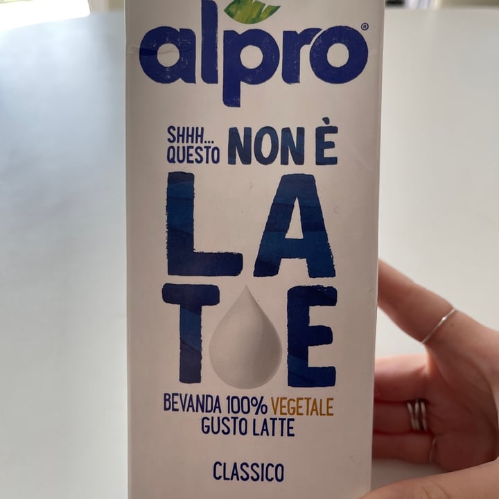 photo of Alpro This is Not Milk Classic Questo Non è Late Classico shared by @bmartina on  07 Apr 2022 - review