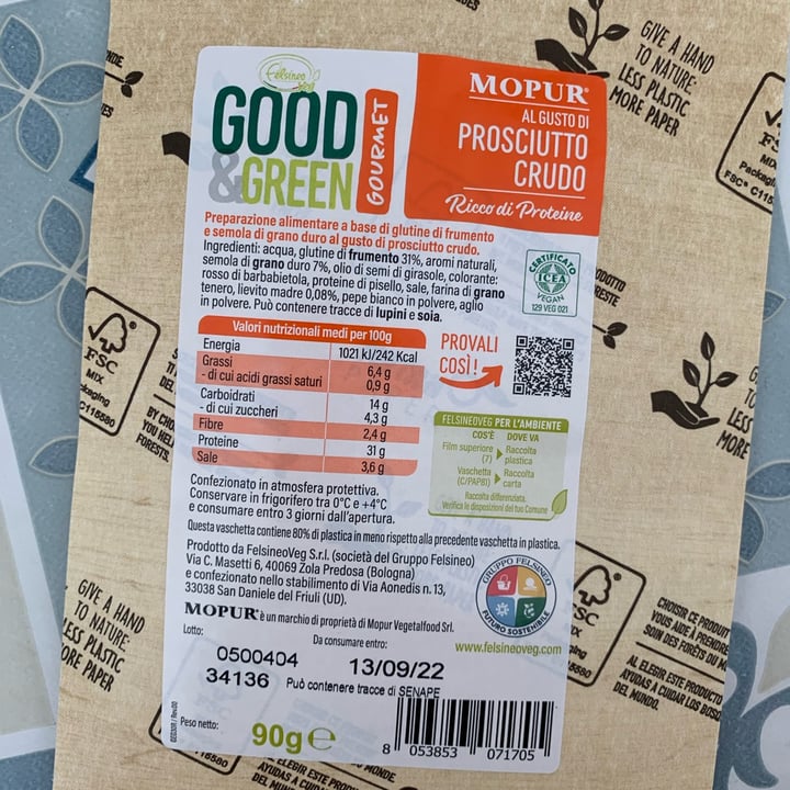 photo of Mopur vegetalfood Al gusto di prosciutto crudo shared by @veganzuzi on  11 Jun 2022 - review