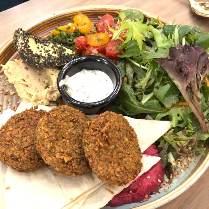 photo of Genius Central Singapore Falafel Bowl shared by @noll-fyra on  30 Oct 2020 - review