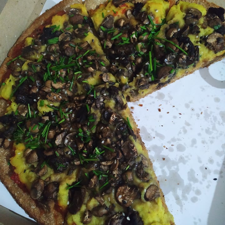 photo of Roots Pizza Pizza De Hongos shared by @florweimann on  02 Jul 2021 - review