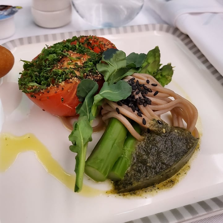 review photo of Singapore Airlines Limited Business Class Vegeterian Vegan Dinner shared by @roxannegoh on 11 Jun 2022 - review