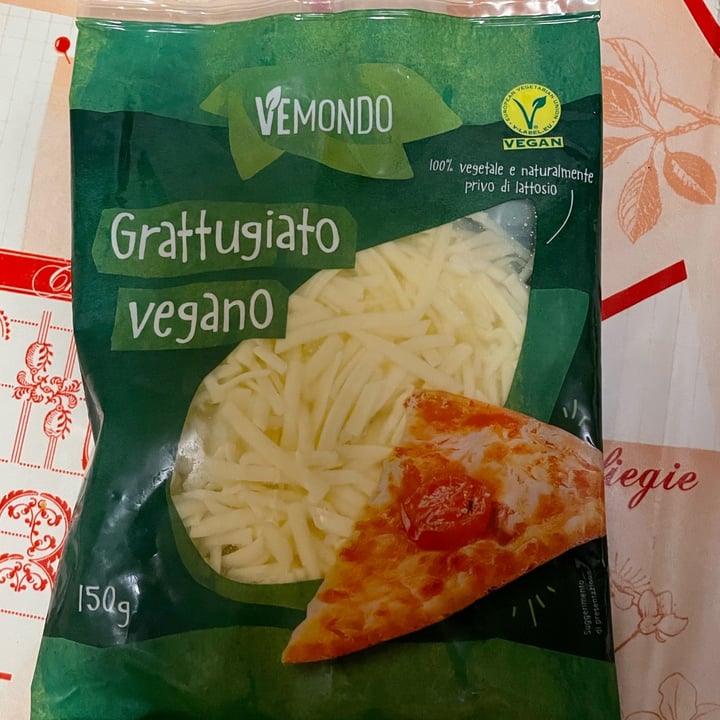 photo of Vemondo  Grattugiato Vegano shared by @hazelrose16 on  29 Aug 2022 - review