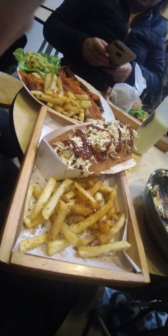 review photo of La Cocinita Verde - Comida Vegana Perros calientes shared by @esmeralda on 30 Nov 2019 - review
