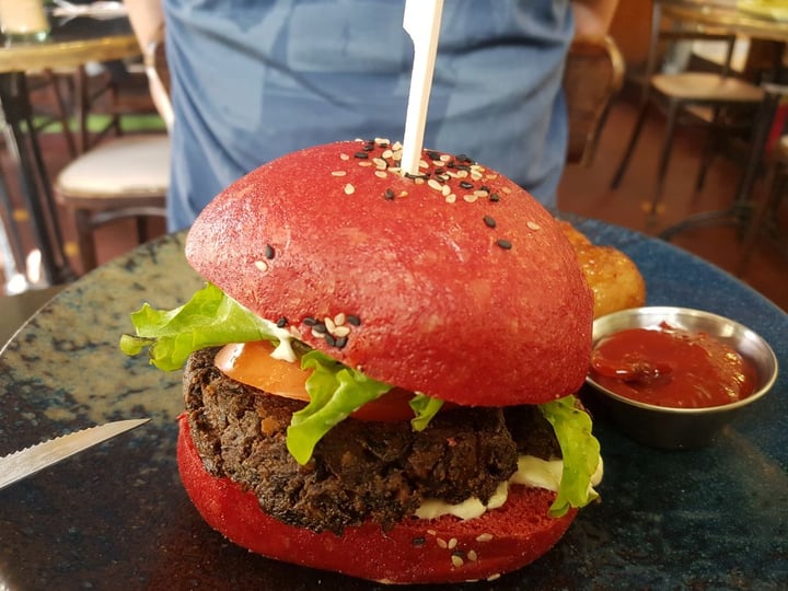 photo of Meshek Barzilay Burger shared by @tzlilgoldner on  06 Feb 2020 - review
