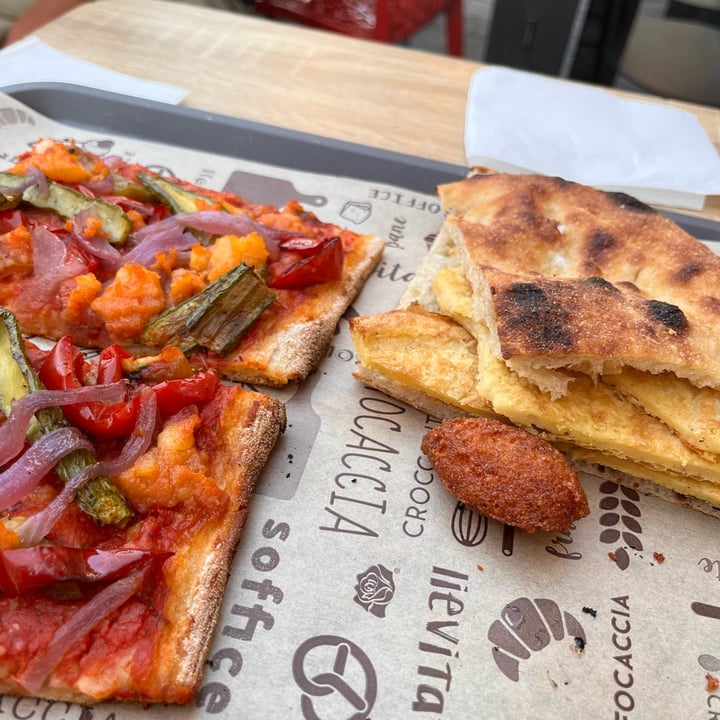 photo of Pizza del Popolo Pizza Al Taglio shared by @valed on  27 Jul 2022 - review