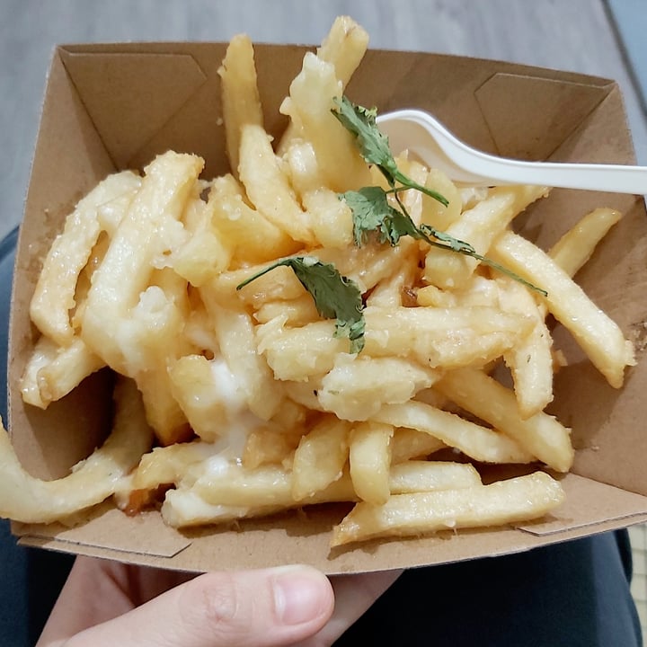 photo of VeganBurg Singapore Creamy Garlic Fries shared by @herbimetal on  17 Feb 2022 - review