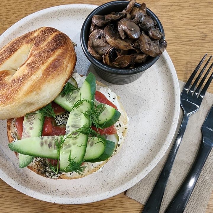 photo of Shift Eatery Vegan Salmon Bagel shared by @skinticket08 on  17 Jun 2022 - review