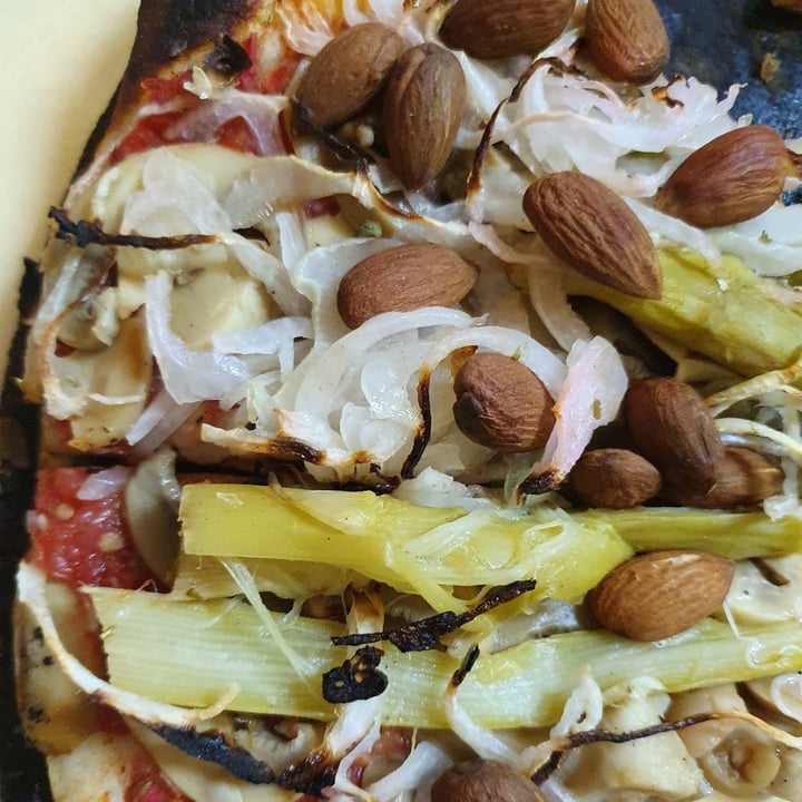 photo of Pizzería Güerrin Pizza Vegana Mitad Champiñones Mitad Berenjenas shared by @an on  07 Feb 2021 - review