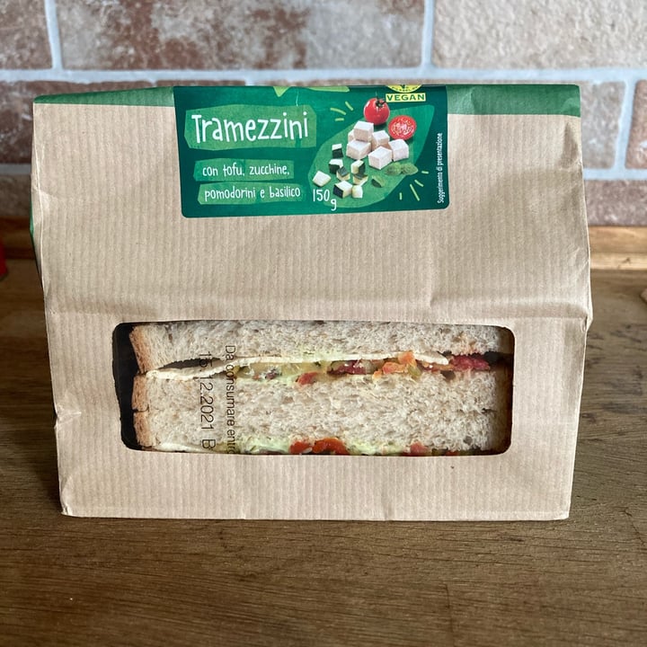 review photo of Vemondo Tramezzini Con Tofu Zucchine Pomodorini E Basilico shared by @lunis77 on 30 Nov 2021 - review