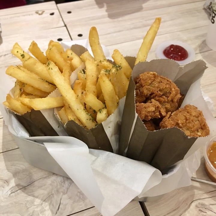 photo of VeganBurg Singapore Fried Mushroom Poppers shared by @vikas on  31 Jul 2018 - review
