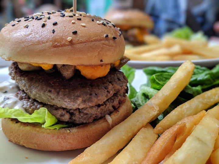 photo of Privé Somerset Impossible™ Burger shared by @interesthing on  01 Apr 2019 - review