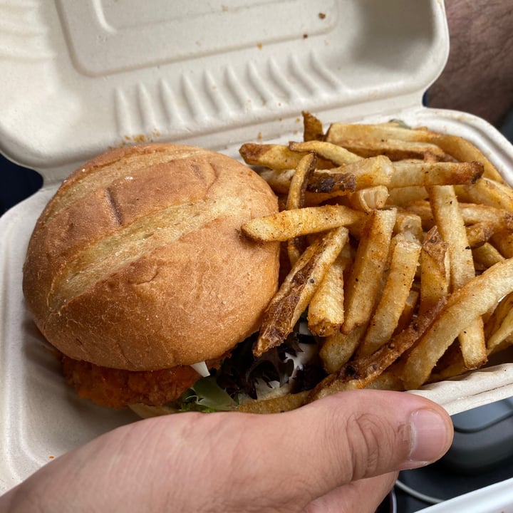 review photo of Mozzarella Fellas Buffalo Chik’n Sandwich shared by @leighamh7 on 23 Aug 2020 - review