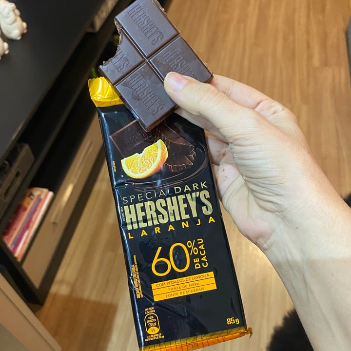 photo of Hershey's Special Dark Chocolate Laranja 60% de Cacau  shared by @larissamaluf on  20 Sep 2022 - review