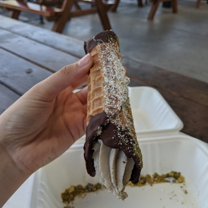 photo of Virtuous Pie Earl Grey Cheesecake Cannoli shared by @veganjuliana on  06 Jul 2021 - review