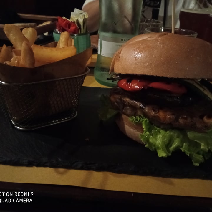 photo of La Pinta Risto-Pub Hamburger vegano shared by @agingernomad on  18 Oct 2021 - review