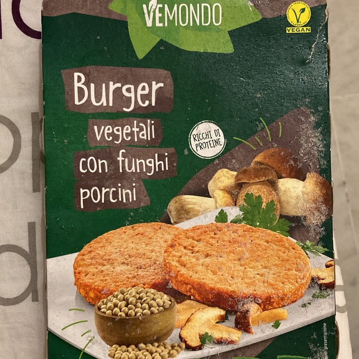 photo of Vemondo 2 burger ai funghi shared by @jessicalmeida on  19 May 2022 - review