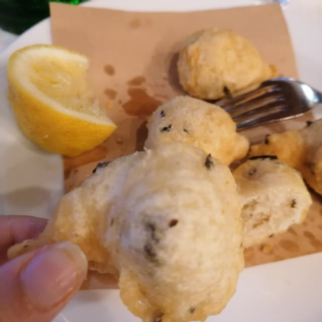 Photo of the dish “zeppole alle alghe”