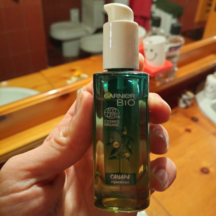 photo of Garnier Olio Notte Multiriparatore Con Olio Di Canapa shared by @cinghiettaveg on  13 Dec 2021 - review