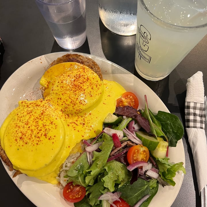 photo of Champs Diner Tofu Benedict shared by @beatrizvegan on  21 May 2022 - review