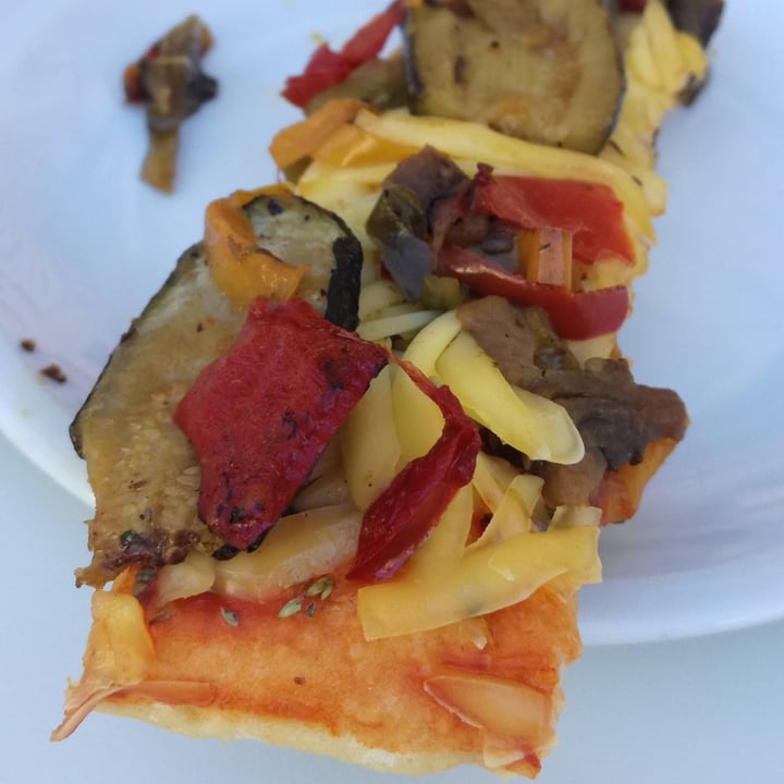 photo of El Vividero Pizza de verduras shared by @vegan-vegan on  08 Sep 2020 - review