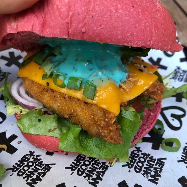 photo of Vegan Junk Food Bar Daddy’s burger shared by @ludovicaa13 on  14 Nov 2021 - review