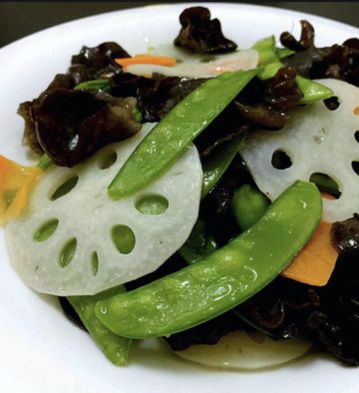 photo of 清雅素食 Stir Fried Peas And Lotus Root shared by @xinlanmmmmmei on  01 Jan 2021 - review