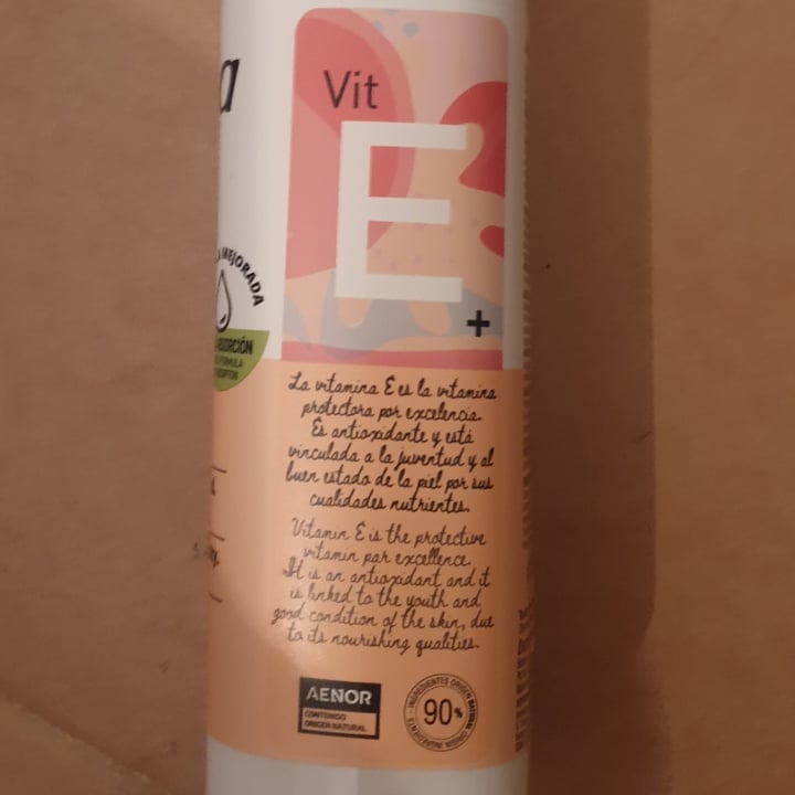 photo of Babaria Bio  Vitamina E+ body milk shared by @absolent on  25 Nov 2021 - review