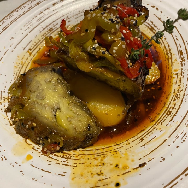 photo of Restaurante Curcuma Berenjena Asada Con Ajo Arriero Y Patata Confitada shared by @rebevegana on  06 Aug 2022 - review