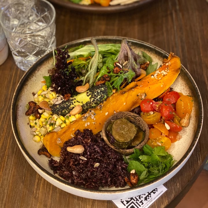photo of Genius Central Singapore Happiness Bowl shared by @peasfulpea on  01 Dec 2020 - review