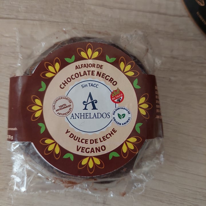 photo of Anhelados Alfajor De Dulce De Leche shared by @paolaestancanea on  25 Sep 2021 - review