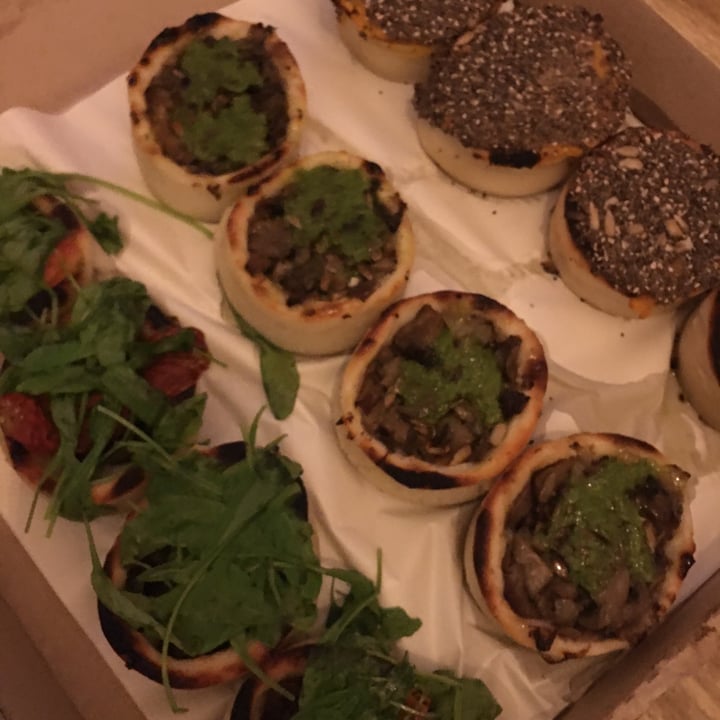 photo of Pizza Vegana Canastitas shared by @antocapparelli on  28 Aug 2020 - review