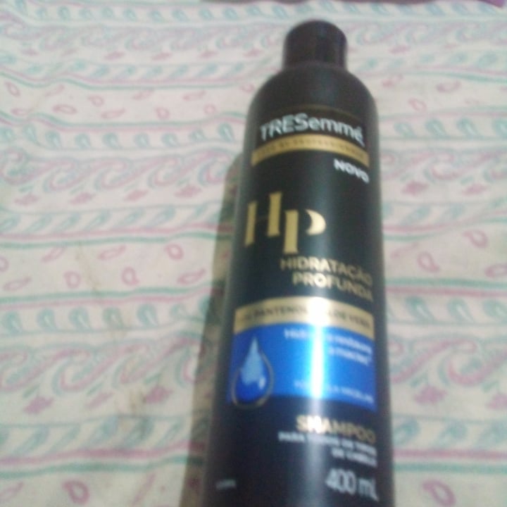 review photo of TRESemmé Shampoo shared by @belfauvel on 10 May 2022 - review