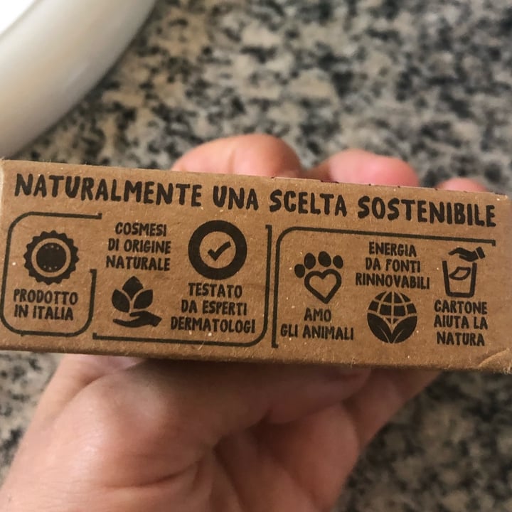 review photo of White Castle Struccante e detergente solido Detox shared by @anitagaia on 05 Sep 2022 - review