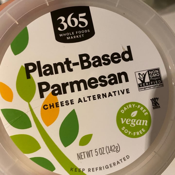 photo of 365 Whole Foods Market Plant based parmesan shared by @jessicadalton on  13 Feb 2021 - review