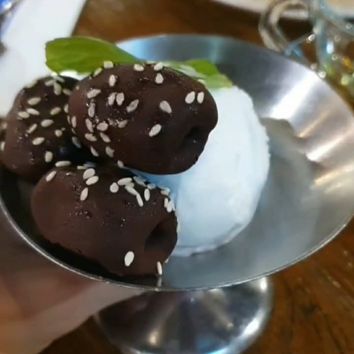photo of Jamie's Italian Tahini Bombs with coconut ice cream shared by @yiersansiwu on  01 Nov 2020 - review