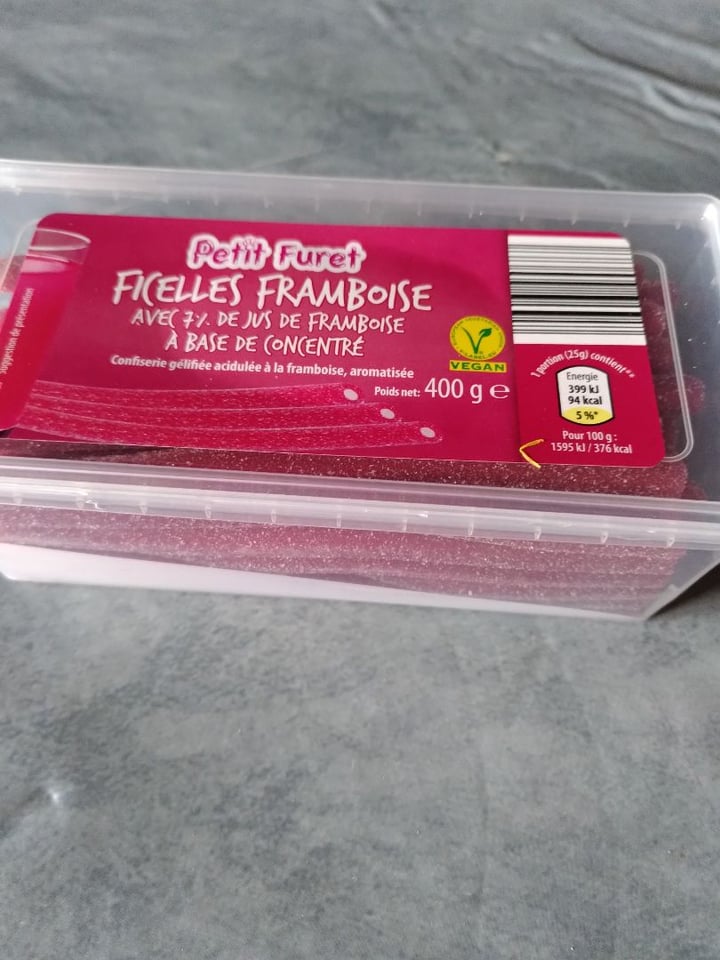 photo of Petit furet Ficelle Framboise Candy shared by @labrebisgourmande on  11 Mar 2020 - review