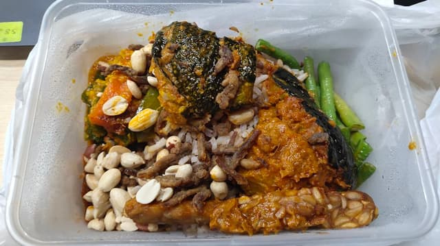 「Multigrain Nasi Lemak」の料理の写真
