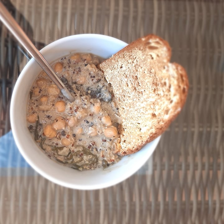 review photo of Lexi's Healthy Eatery Chickpea and quinoa dish shared by @veganontheprairie on 28 Jun 2020 - review